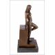 Bella Escultura de Bronce Representando un Desnudo Femenino. Siglo XX, Firmada y en Perfecto Estado