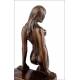 Bella Escultura de Bronce Representando un Desnudo Femenino. Siglo XX, Firmada y en Perfecto Estado