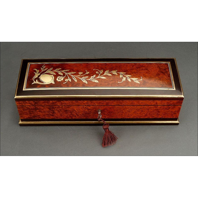 Fantastic Antique Glove Box with marquetry and capitonné. France, XIX Century