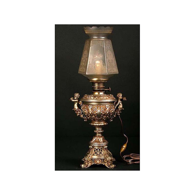 Electrified oil lamp. S. XIX. 61 cms high