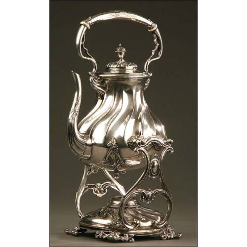 Samovar in Solid Silver, Late S. XIX or Early S. XX. Weight 2540 grms.