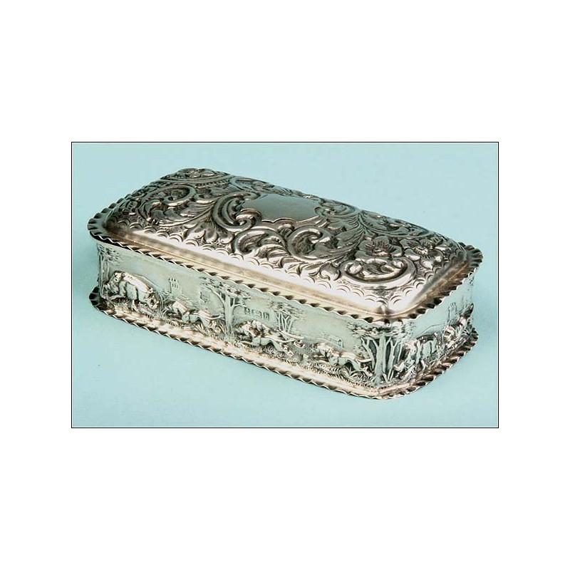 Beautiful British Silver Box, 1901, profusely decorated.