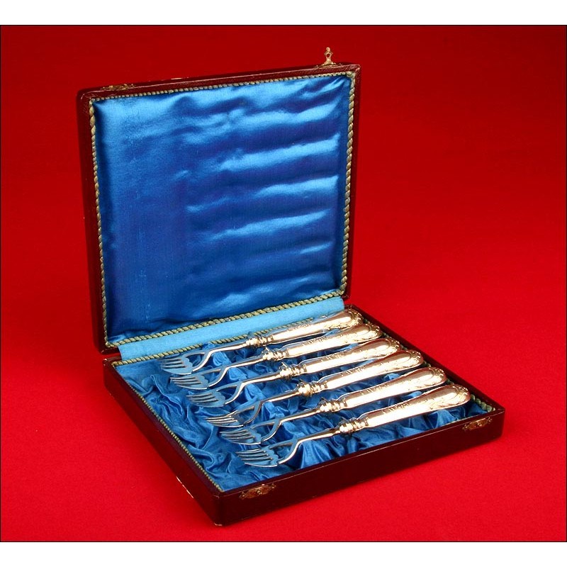 Original Solid Silver Oyster Box with 6 Oyster Cutlery. Germany. GERMANY. 19TH CENTURY.