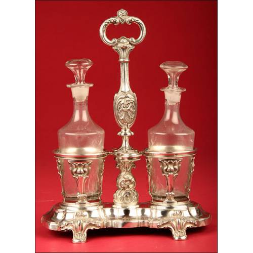 Fantásticas Vinagreras Francesas en Vidrio Soplado con Decorativo Soporte en Plata Maciza. Principios s.XIX