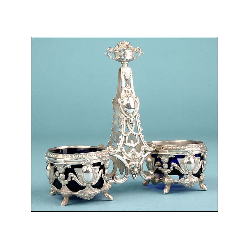 Fabulous Solid Silver Salt and Pepper Shaker. S. XIX