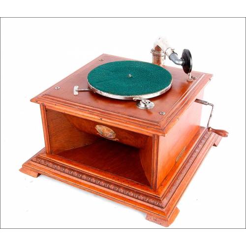 Antique Pathéphone No. 30 Mantel Gramophone. In good working order. France, 1920s