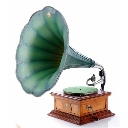 Antique Spanish Gramophone His Master's Voice Modelo 4. Spain, 1925