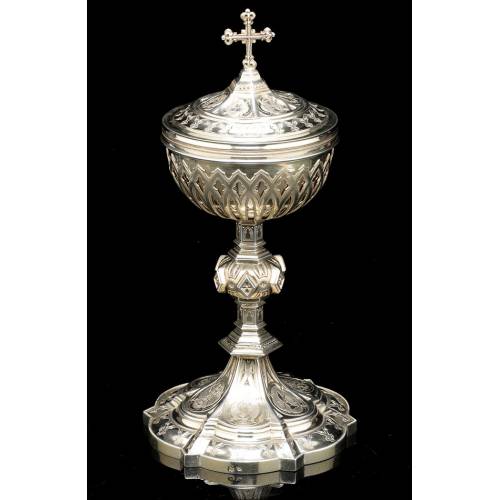 Antique neo-Gothic ciborium in solid silver. Favier Frères. France circa 1900