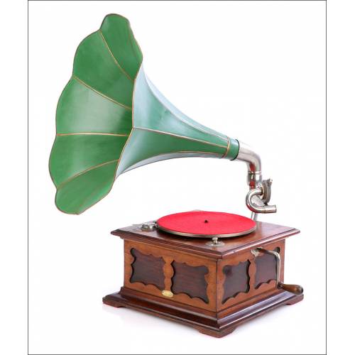 Antique horn gramophone New Phono Mod. 12. Spain, 1920.