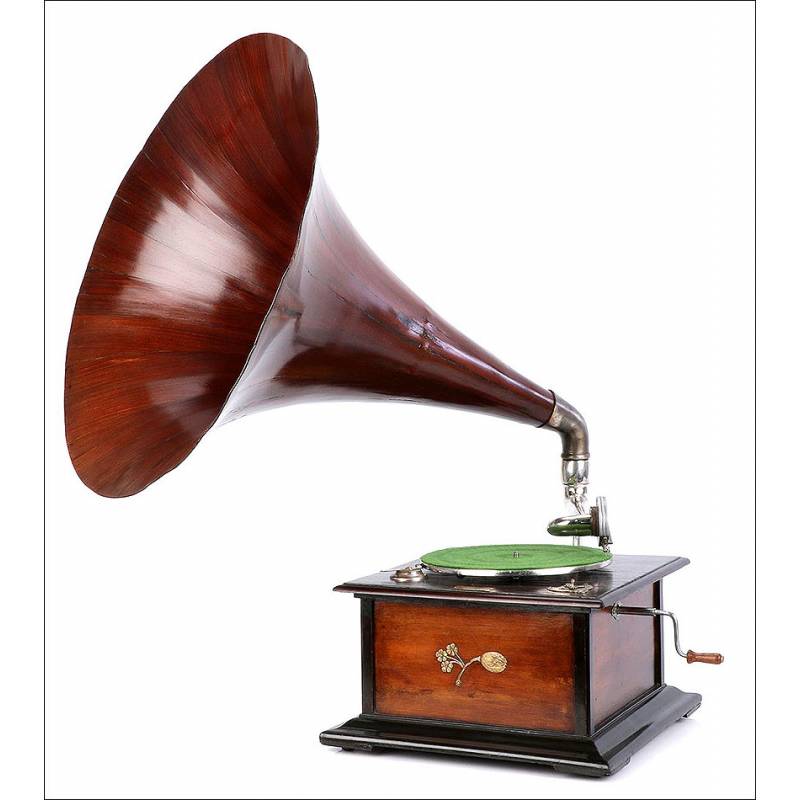 Antique Gramophone Serrano and Arpí Model 3. Barcelona, Spain, 1920.