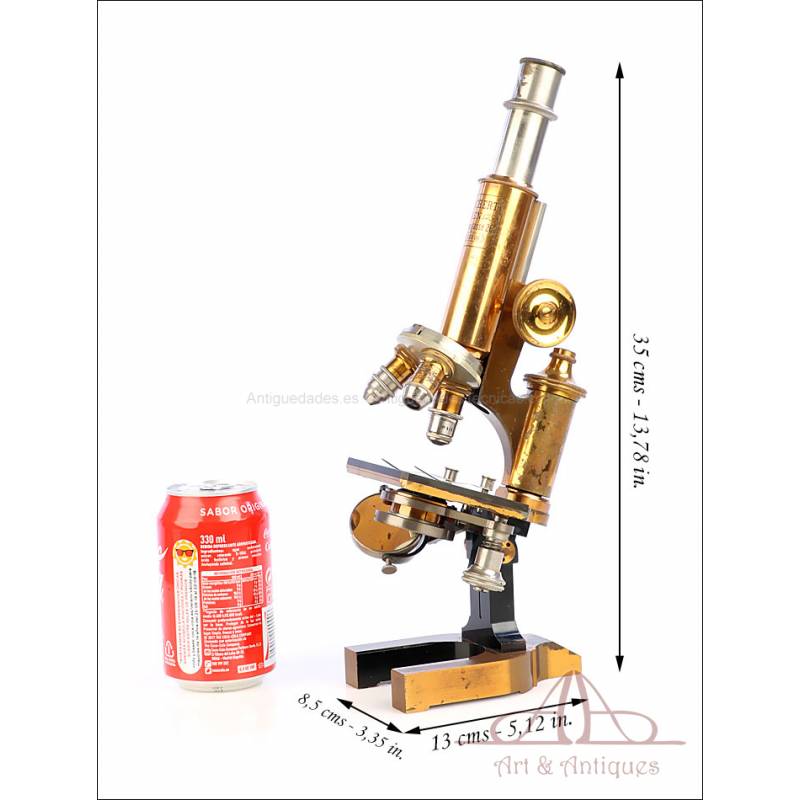 Antiguo Microscopio Reichert. Viena, Austria, Circa 1900