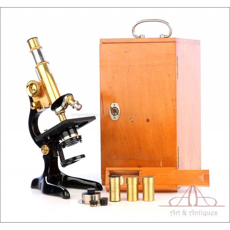 Antique Ernst Leitz Wetzlar Microscope. Germany, 1923