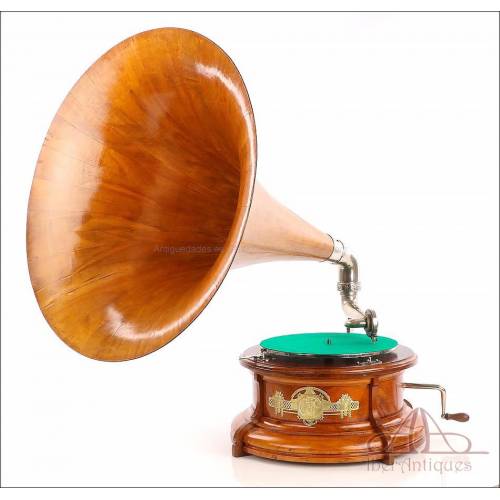 Swiss Gramophone with Blonde Mahogany Horn, c. 1910, Collectible Piece