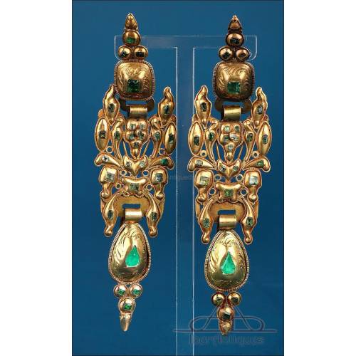 Antique Catalan Earrings in Gold and Emeralds, 18th Century