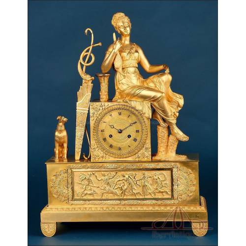 Elegante Reloj Antiguo de Bronce Dorado, Francia ca 1850 - Diana Cazadora