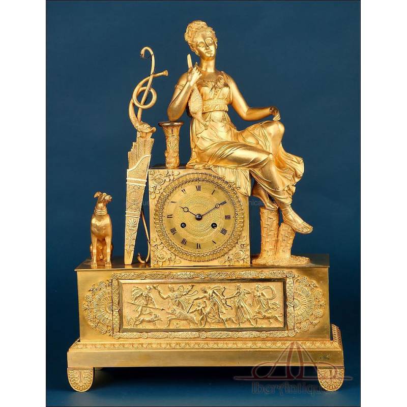 Elegante Reloj Antiguo de Bronce Dorado, Francia ca 1850 - Diana Cazadora