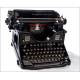 Hispano Olivetti M40 Typewriter, in very good condition. Barcelona, 1940's. Working