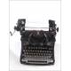 Hispano Olivetti M40 Typewriter, in very good condition. Barcelona, 1940's. Working