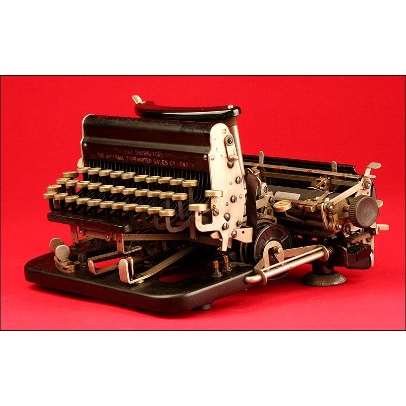 Nice Imperial Typewriter Model D, 1919. With Interchangeable Keyboard. Working