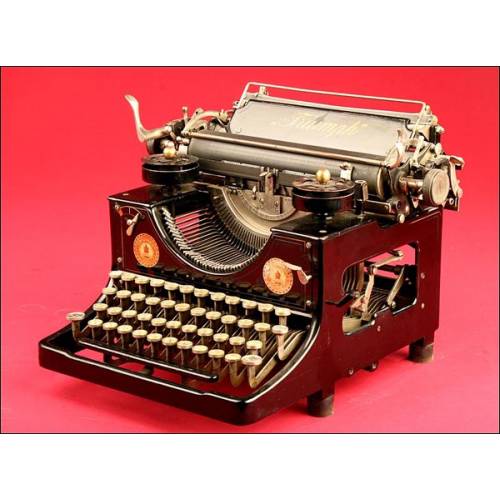 Triumph typewriter in perfect working order, 1920s.