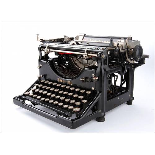 Antigua Máquina de Escribir Underwood Nº 5 con teclado Español y Ñ. Estados Unidos, Circa 1920