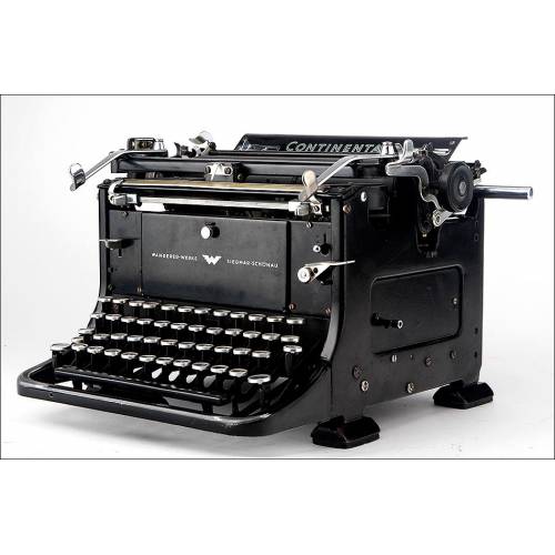 Atractiva Máquina de Escribir Continental Standard en Funcionamiento. Alemania, Circa 1930