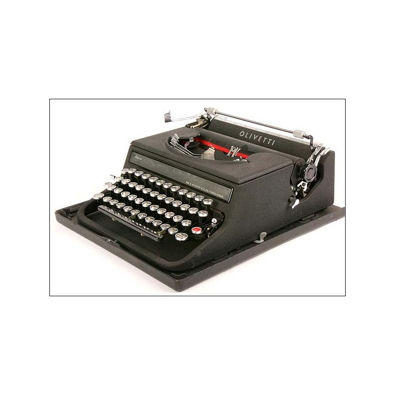 Olivetti Studio 42 Typewriter. 1938.