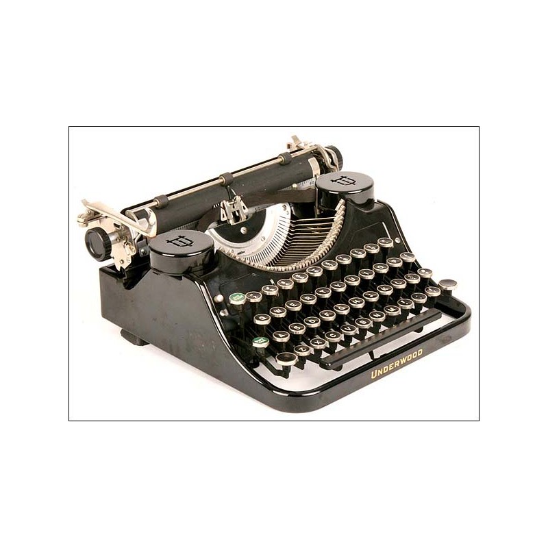 Underwood Portable Typewriter. 1924