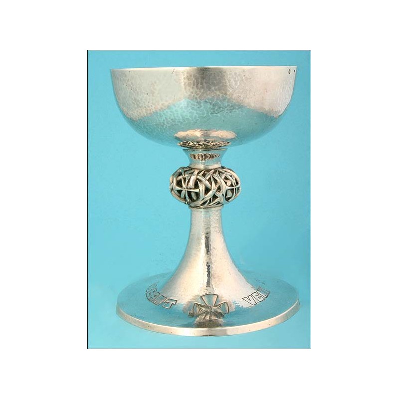 Exceptional solid silver chalice of Art Decó style and period. 1932.