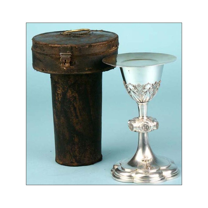 Solid silver chalice with its original case. S. XIX