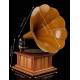 Imposing His Master's Voice horn gramophone. Magnificent design. England, 1900