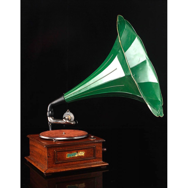 Magnificent Royal Montrose horn gramophone in Perfect Condition. Great Britain, ca. 1920