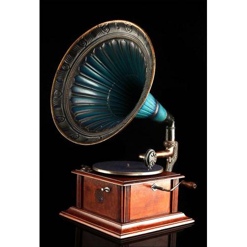 Beautiful Antique Antique Gramophone with Enameled Metal Trumpet. Central Europe, Circa 1915