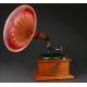 Beautiful horn gramophone made in 1915. In very good condition and working.