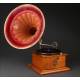 Beautiful horn gramophone made in 1915. In very good condition and working.