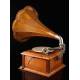 horn gramophone, ca. 1910.