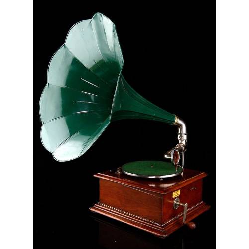 Magnificent Phrynis horn gramophone in perfect working order. Switzerland, Ca. 1915