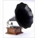 Antique HMV horn gramophone Monarch IV for the French Market, Circa 1910.