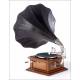 Antique HMV horn gramophone Monarch IV for the French Market, Circa 1910.