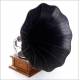 Antique HMV horn gramophone Monarch IV for the French Market, Circa 1910.