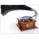 Antique HMV horn gramophone Monarch IV for the French Market, Circa 1910.