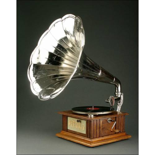 horn gramophone, 1920