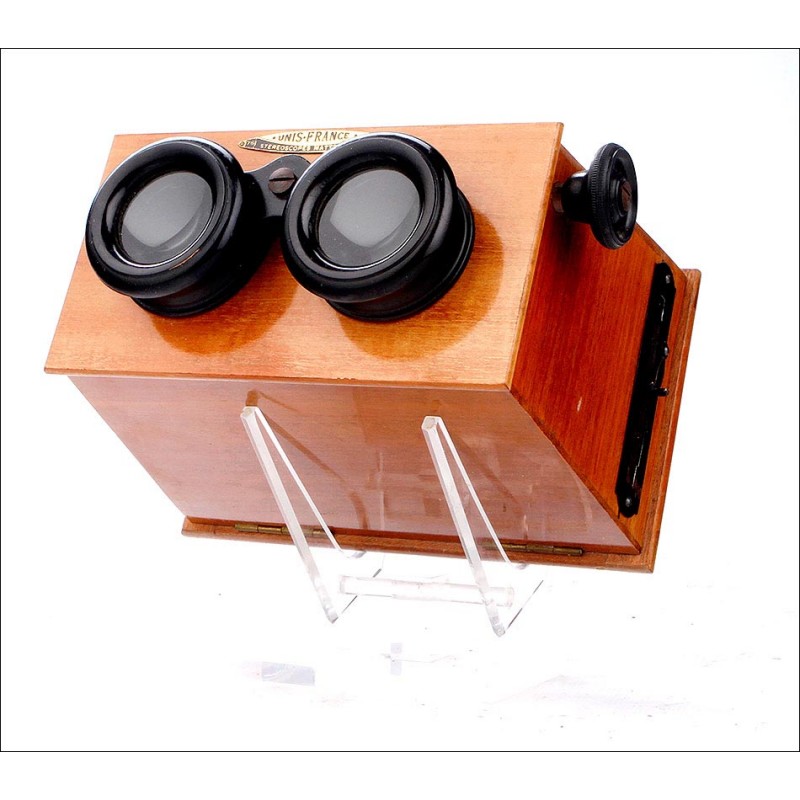 Antique Wooden Stereoscopic Viewfinder in Working Condition. France, Circa 1900