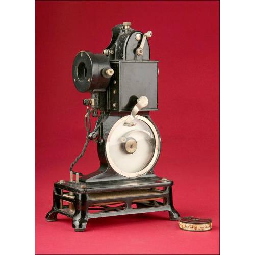 Elegant Pathé-Baby Projector for 9,5 mm Film. Manufactured in 1930