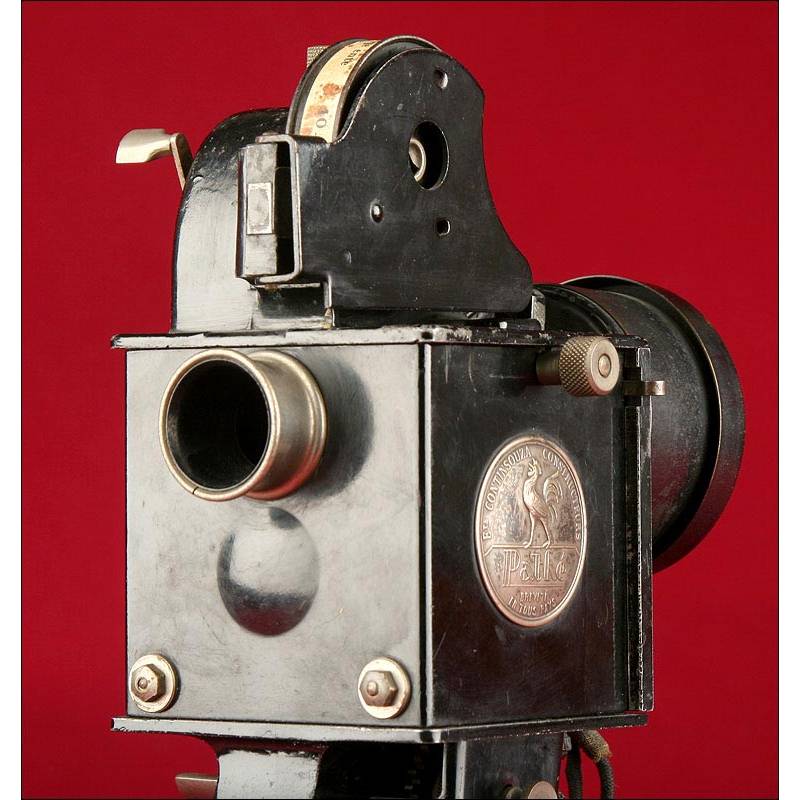 Elegant Pathé-Baby Projector for 9,5 mm Film. Manufactured in 1930