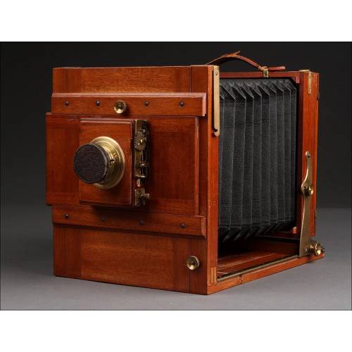 Antique British Bellows Camera from 1890. Very Decorative. Tropical Wooden Box