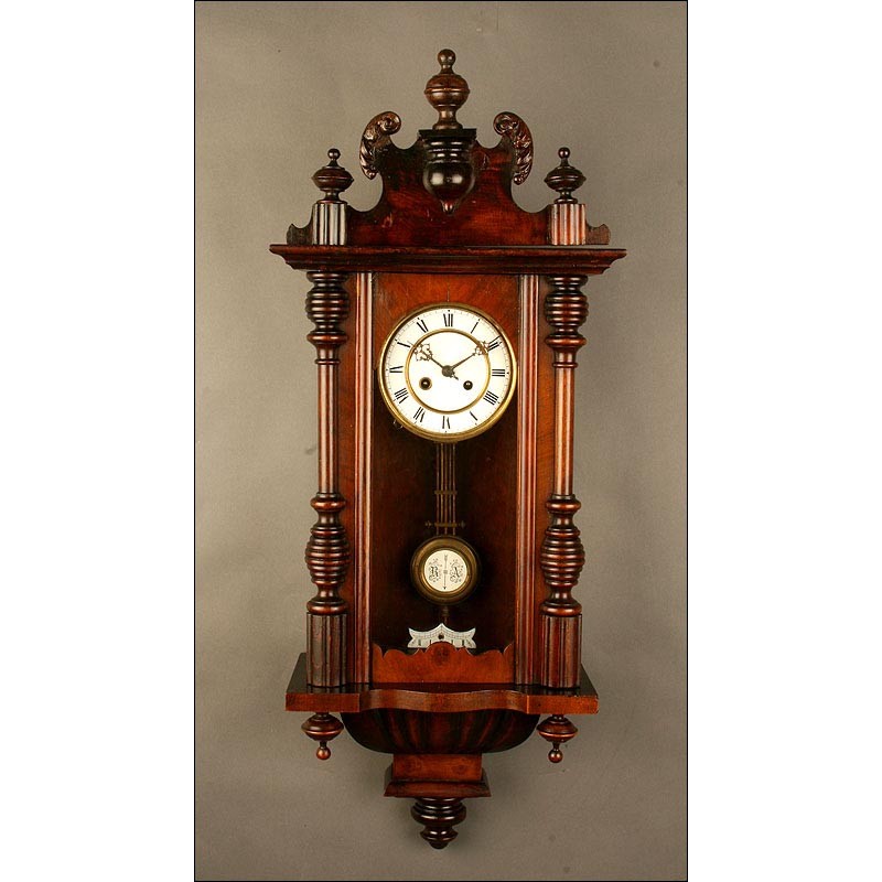 Reloj de Pared de Madera, de Principios del Siglo XX. Muy Bien Conservado,  Da las Horas