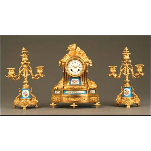 Mantel Clock, Gilded Bronze and Sévres, France, Second Half S. XIX.