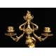 Precioso Conjunto de Reloj con Candelabros en Bronce Dorado. Francia, Siglo XIX