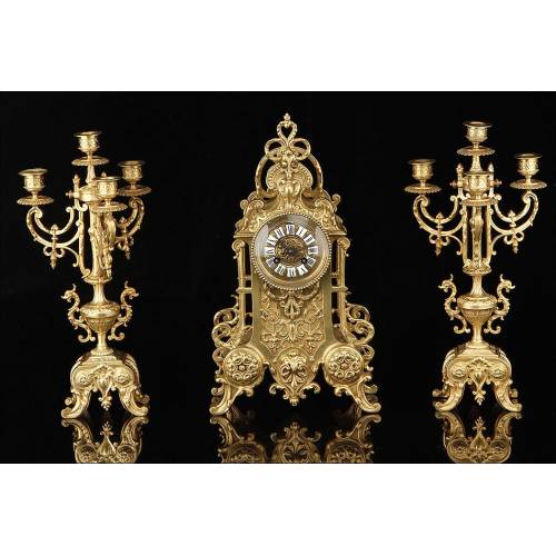 Antiguo Conjunto de Reloj de Sobremesa y Candelabros. Francia, 1900